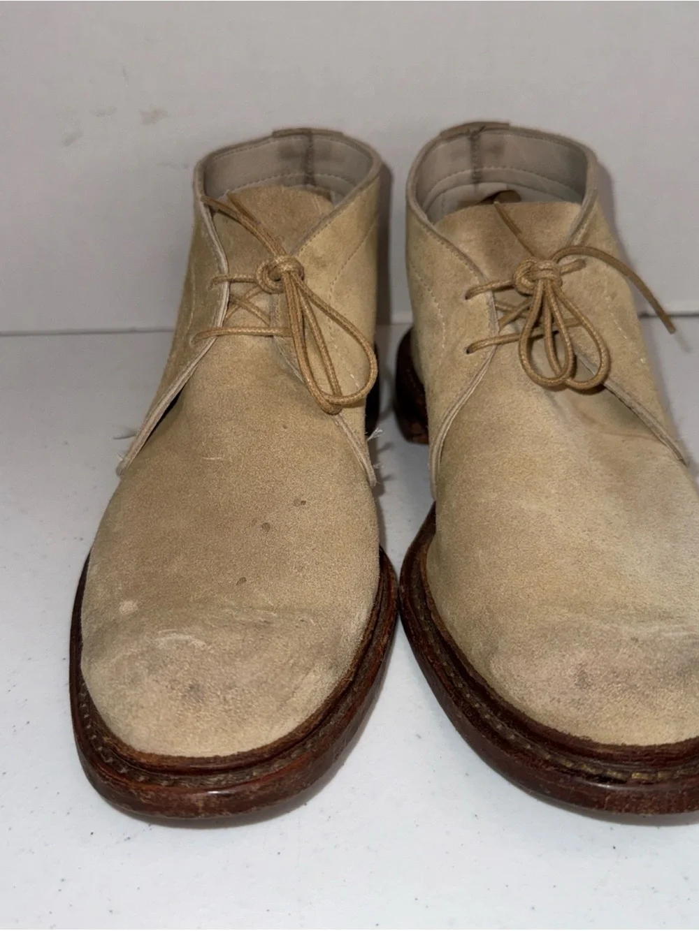 Allen Edmonds Men's 7M Suede Chukka Boots in Beige